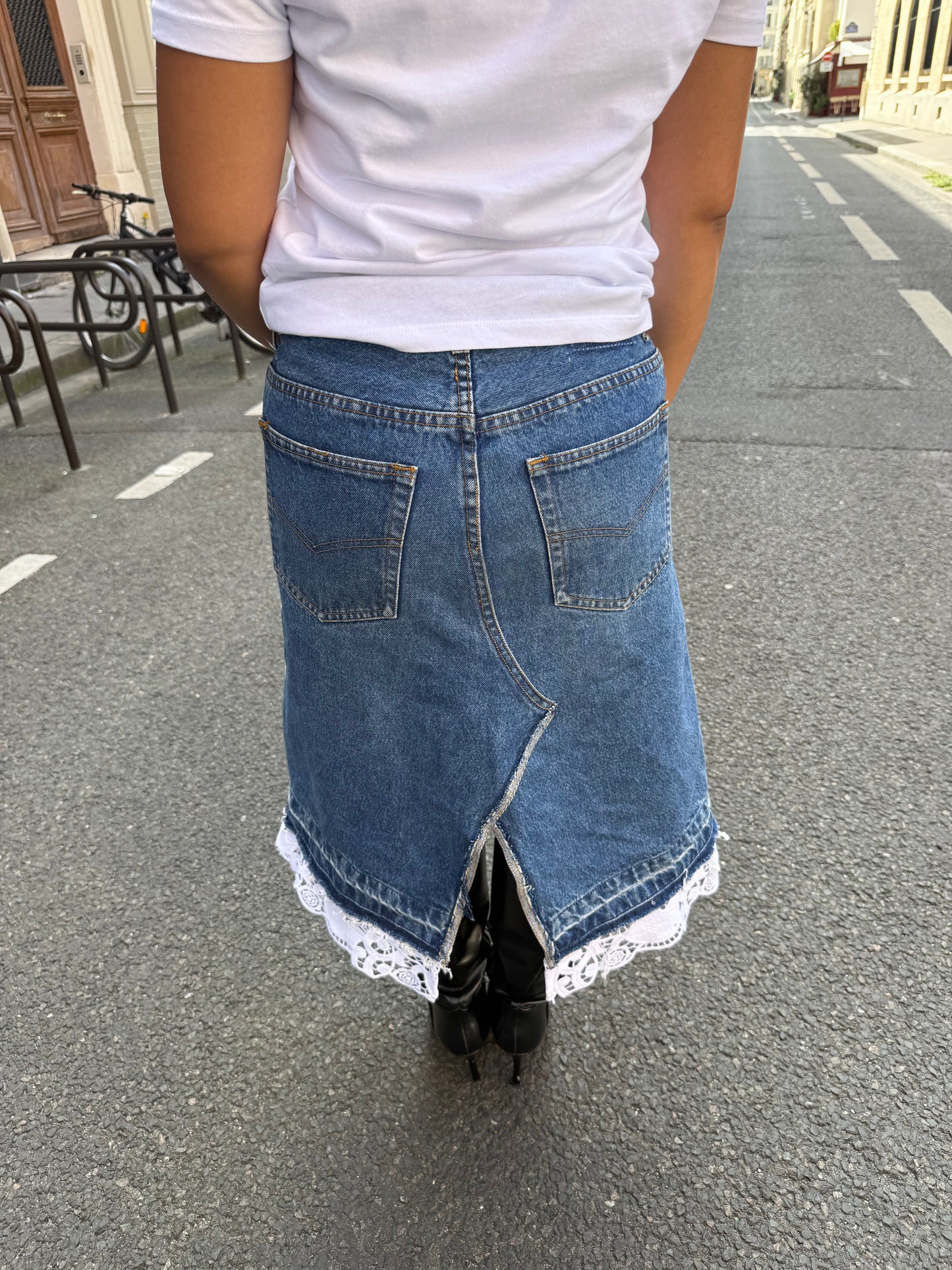 Skirt white paint