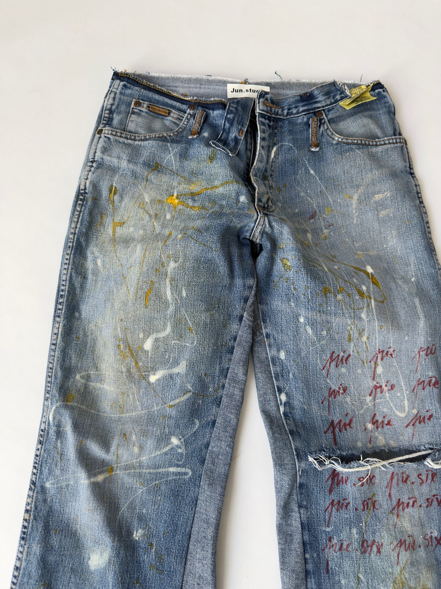 Paint destroy jeans