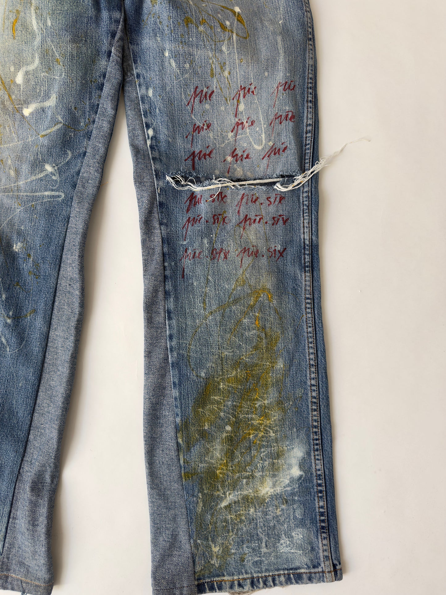 Paint destroy jeans
